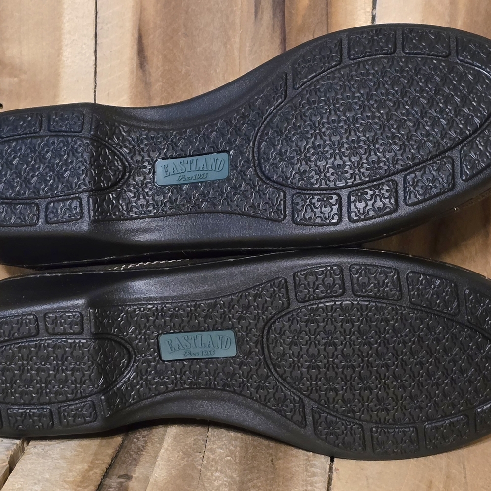 EASTLAND Molly Women's 9 M 40 Brown Leather Comfort Loafers Slip On NIB NEW - Picture 3 of 4